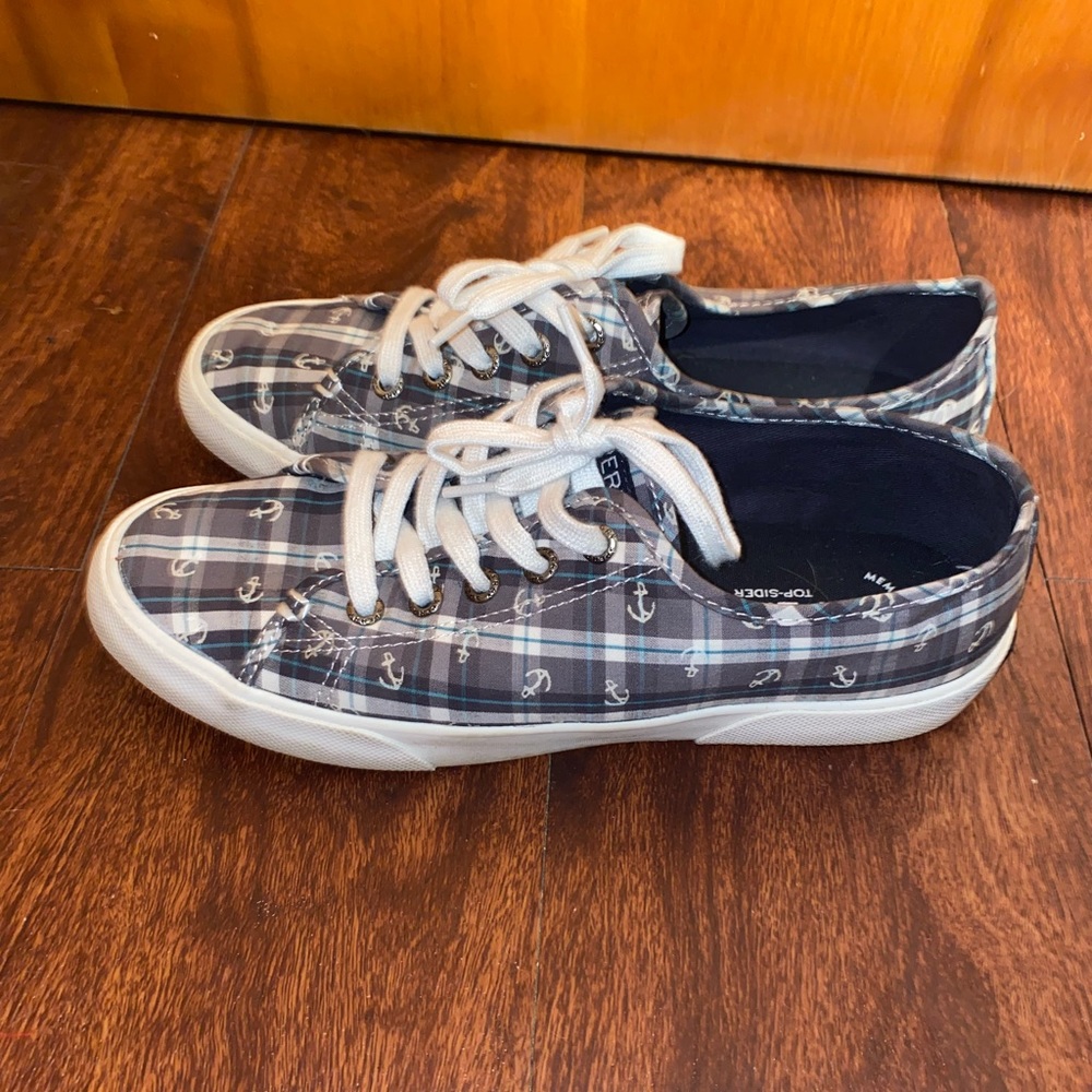 Womens size 8 Sperry sneakers with plaid anchor print